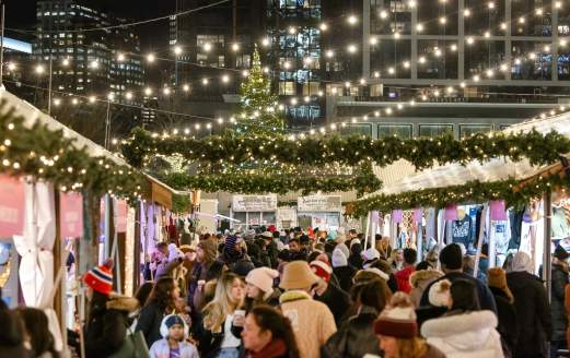 Crowd shopping at Snowport