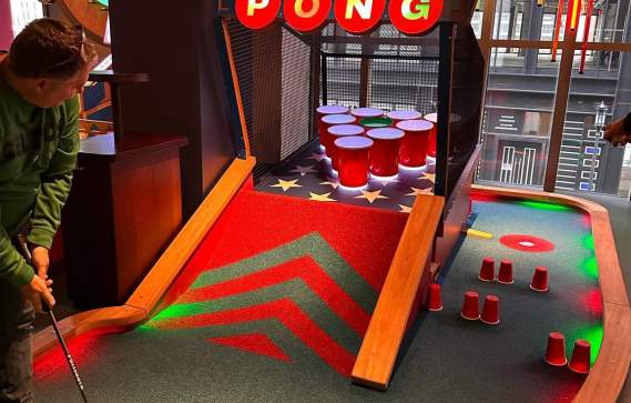 Mini gulf at Puttshack