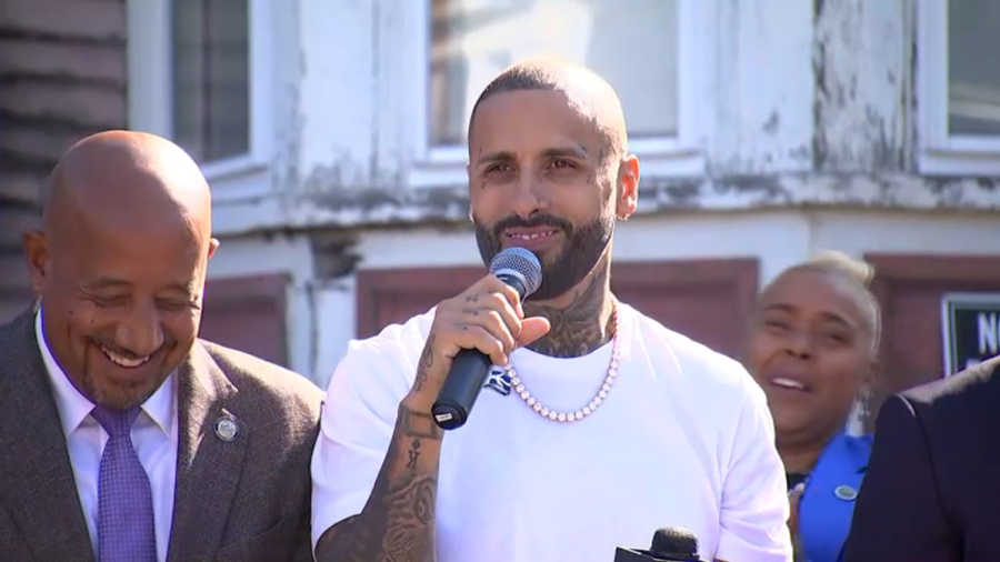 Nicky Jam speaking with New England Cable News