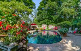 Pineapple Hill Inn Bed & Breakfast