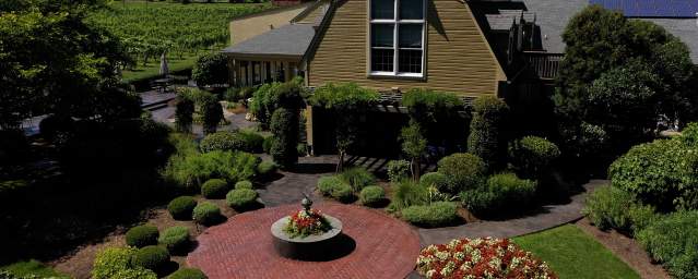 Crossing Vineyards and Winery