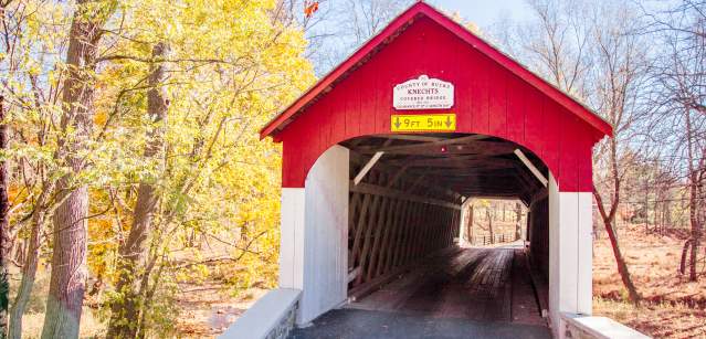 Front of Knecht's Covered Bridge