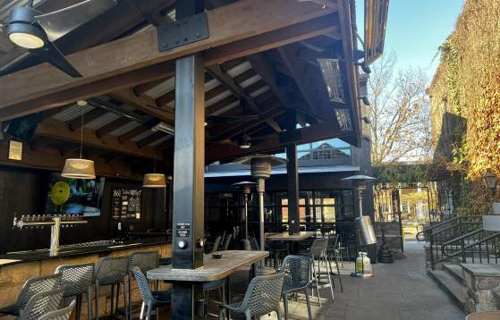 86 West Restaurant & Bar