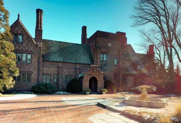 3D Tour: Aldie Mansion