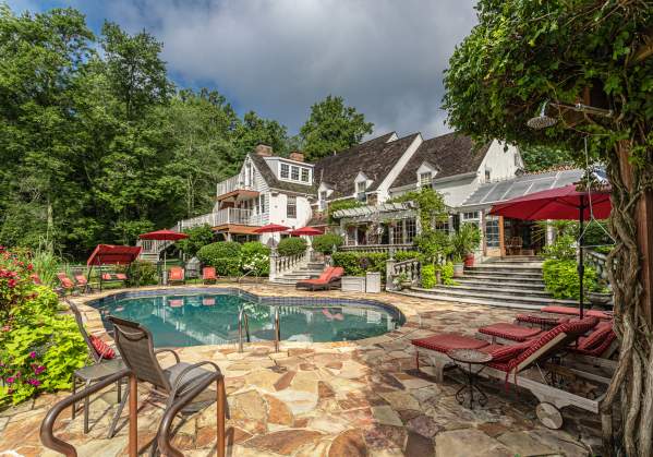 A Summer I Turned Pretty Getaway in Bucks County, PA