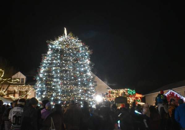 America's Oldest Christmas Tree Lighting