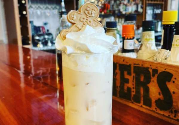 12+ Holiday Cocktails to Sip This Season