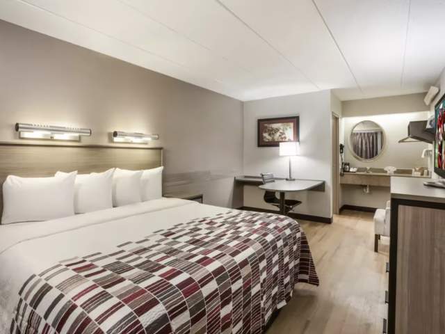 Red Roof Inn