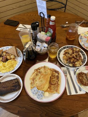 Gilmore Girls Blog- Pat's Colonial Kitchen