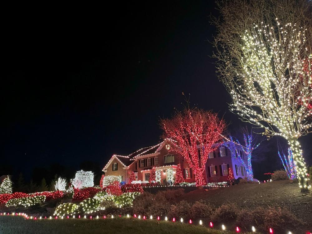 Holiday Light Tour- 301 Matthews Lane