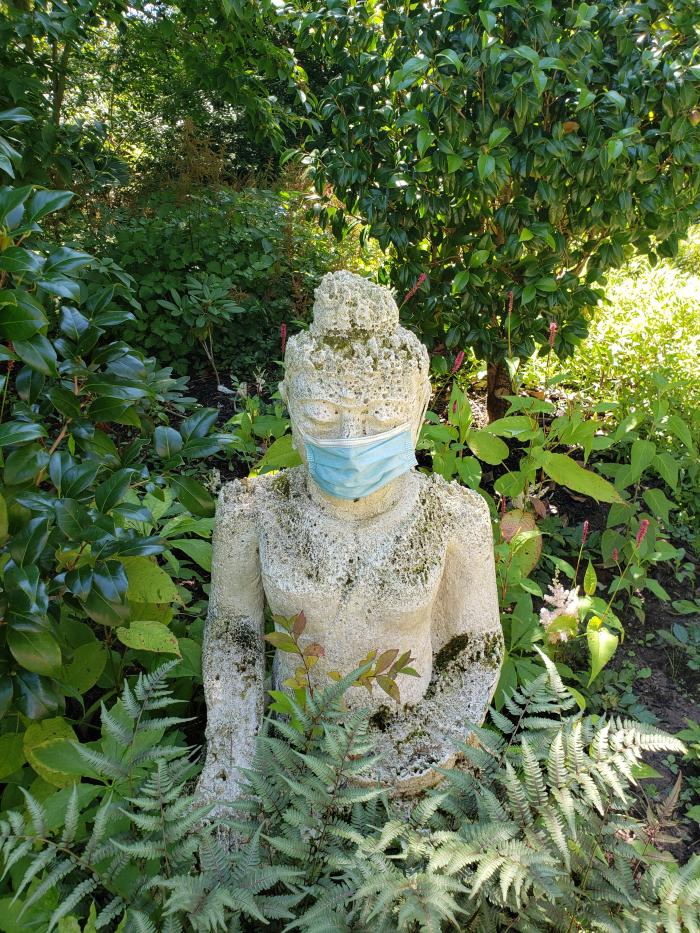 statue