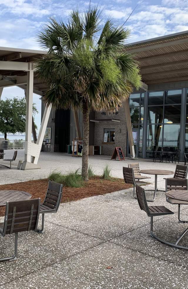 River Watch Cafe & Gift Shop at the Mount Pleasant Pier