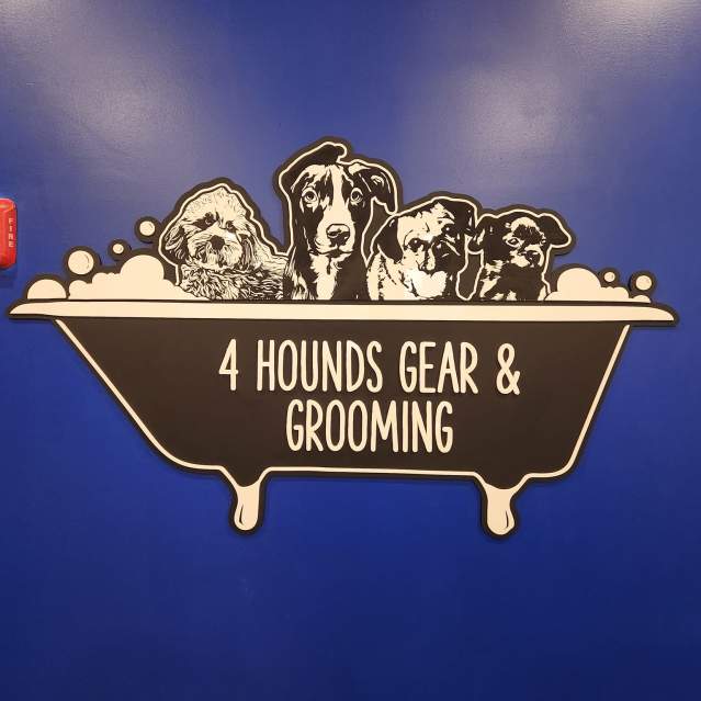 4 Hounds Gear & Grooming