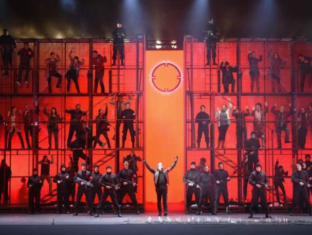 Another Brick in the Wall (photo: Yves Renaud, Opera de Montreal)