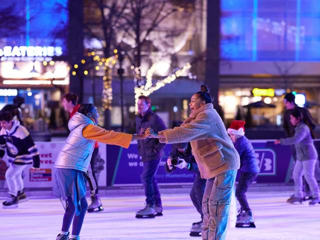 Ice Skating on Fountain Square