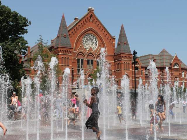 Washington Park fountains, Music Hall