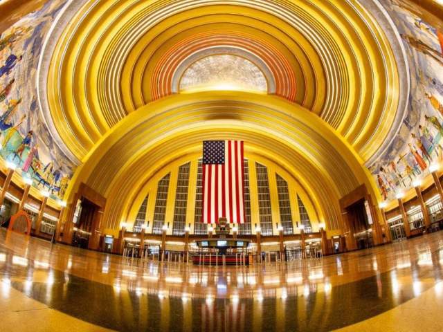 Cincinnati Museum Center at Union Terminal (photo: @photogdslavey)