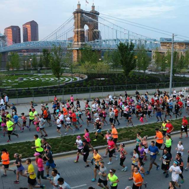 Flying Pig runners along the Banks by Roebling Bridge