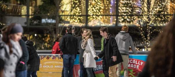 Couple ice skating on the Fountain Square Ice Rink (photo: CincinnatiUSA.com)