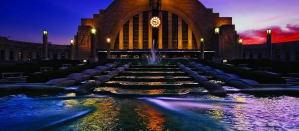 Cincinnati Museum Center at Union Terminal at dusk (photo: Robert Webber)