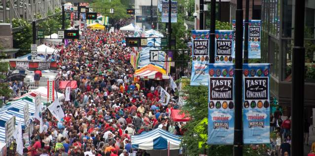 Large crowd of people attending taste of Cincinnati