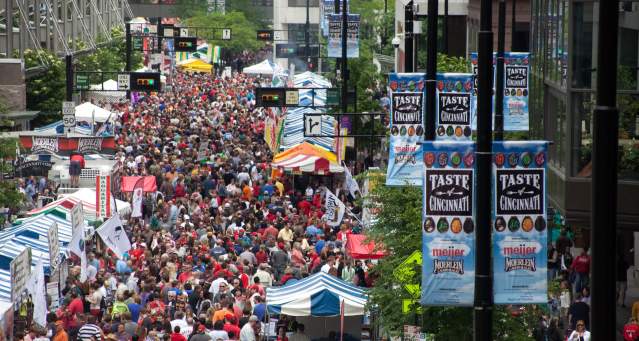 Large crowd of people attending taste of Cincinnati
