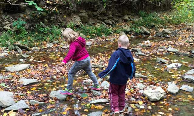 Kids playing in a creek at Cincinnati Nature Center (photo: Erin Woiteshek)