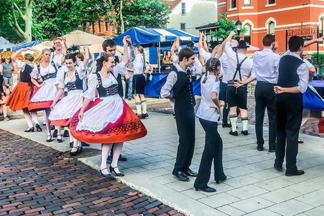Mainstrasse Maifest
