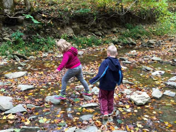 Kids playing in a creek at Cincinnati Nature Center (photo: Erin Woiteshek)