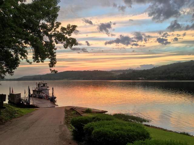 Credit: @Hilaryslone on Instagram