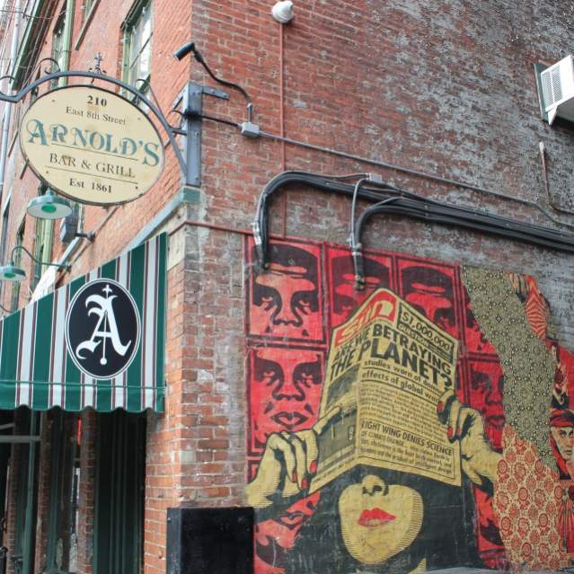 Arnold's Bar and Grill
