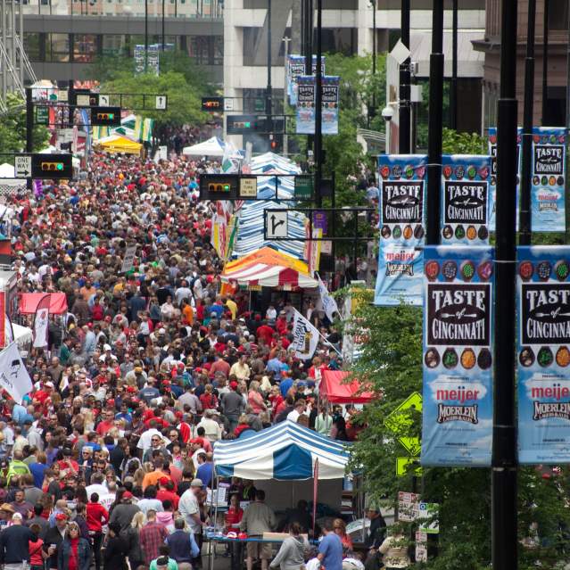 Large crowd of people attending taste of Cincinnati
