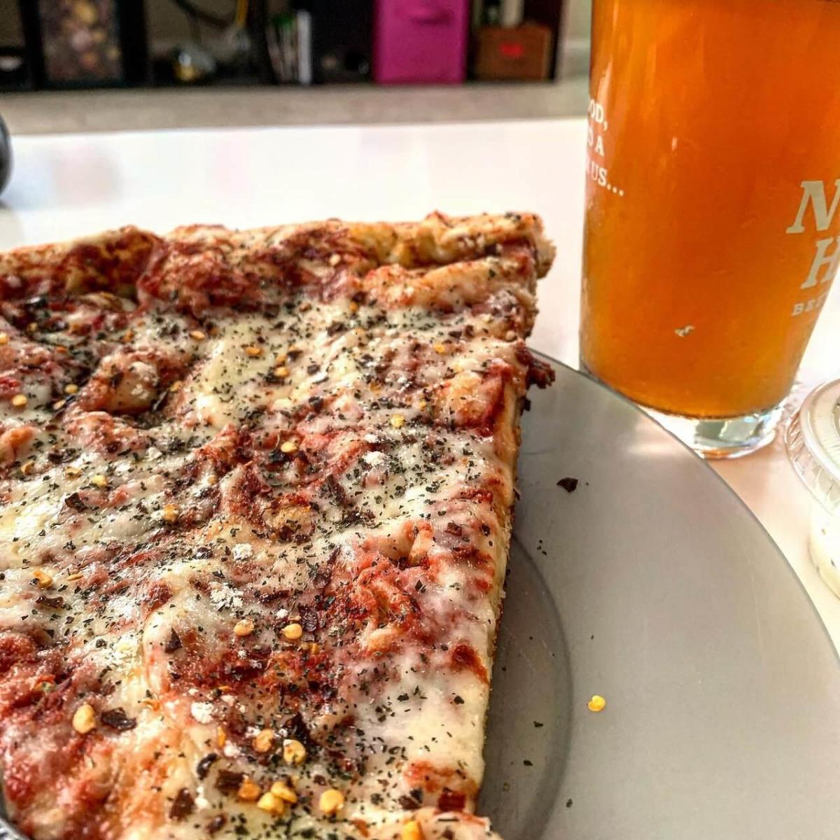 Goodfellas Pizza (foodieinthecincy)