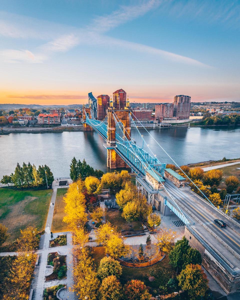 Roebling Bridge (Photo:@phantomphotos_)