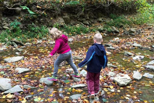 Kids playing in a creek at Cincinnati Nature Center (photo: Erin Woiteshek)