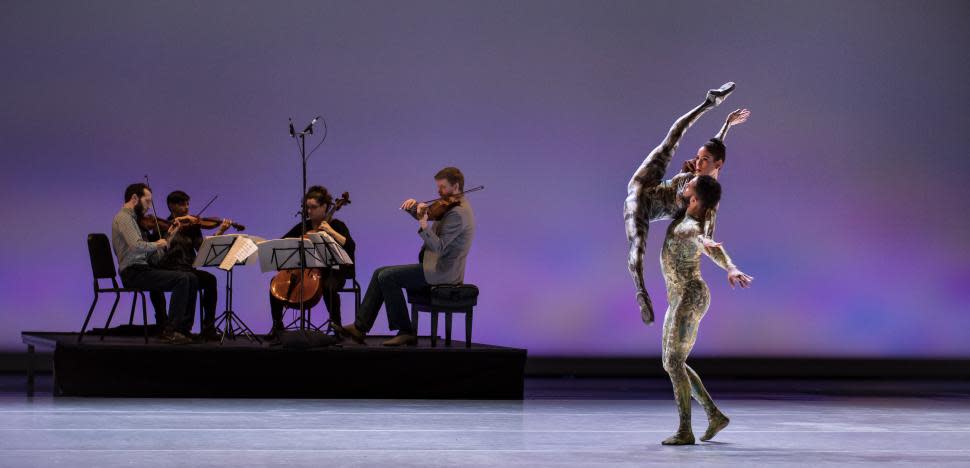 "Bold Moves" Cincinnati Ballet (photo: Peter Mueller) "Bold Moves" Cincinnati Ballet (photo: Peter Mueller)
