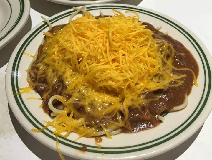 Dixie Chili (photo: CincinnatiUSA.com) Dixie Chili 3-Way (photo: CincinnatiUSA.com)