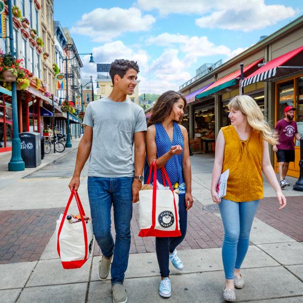 Teens Shopping