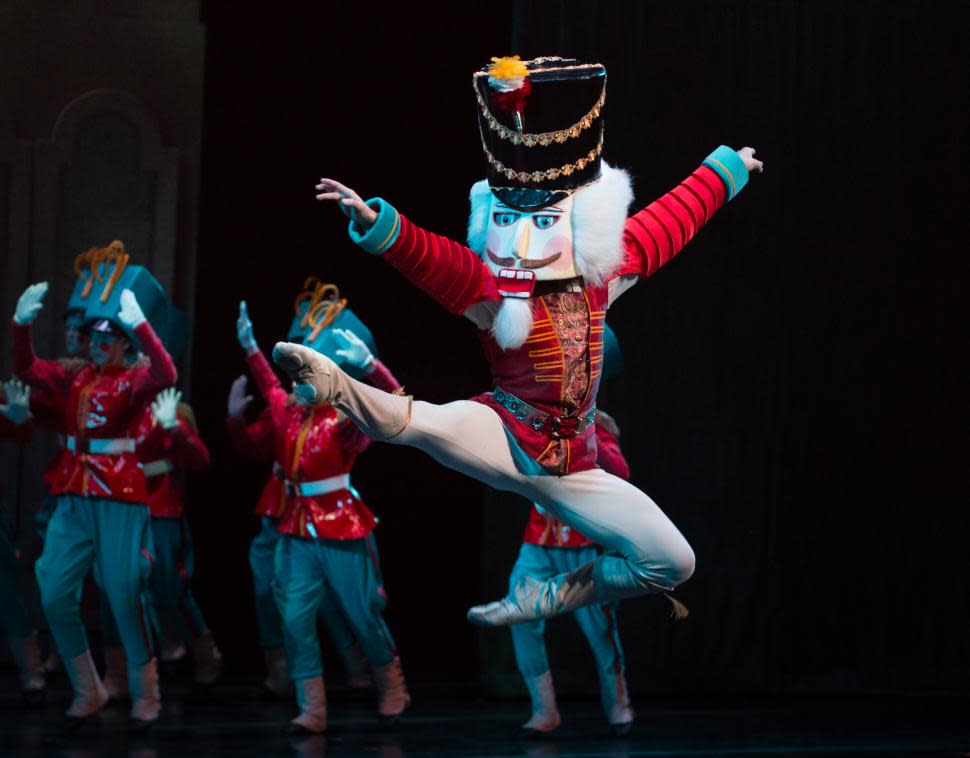 Cincinnati Ballet, Frisch's Presents The Nutcracker (photo: Peter Mueller) Cincinnati Ballet, Frisch's Presents The Nutcracker (photo: Peter Mueller)