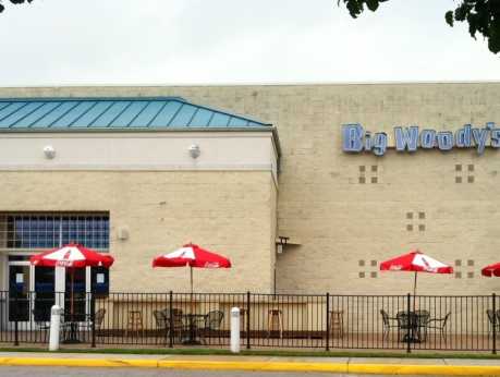 Big Woodys Bar & Grill Chesapeake Square