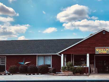 Vintage Vibe Exterior