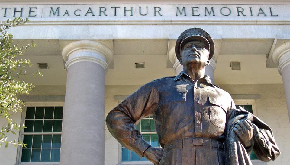 https://assets.simpleviewinc.com/sv-cityofchesapeake/image/fetch/c_limit%2Ch_1200%2Cq_75%2Cw_1200/https%3A//assets.simpleviewinc.com/simpleview/image/upload/crm/chesapeake/MacArthurMemorialEntrance1_cd57b2b9-5056-a36a-06f92b5b9289c751.jpg
