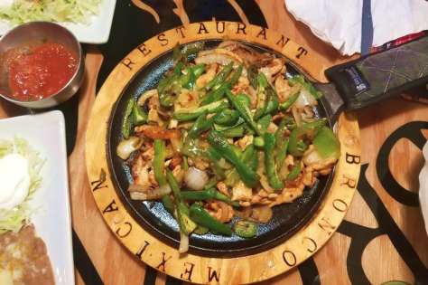 Fajita plating at Bronco Mexican Grill