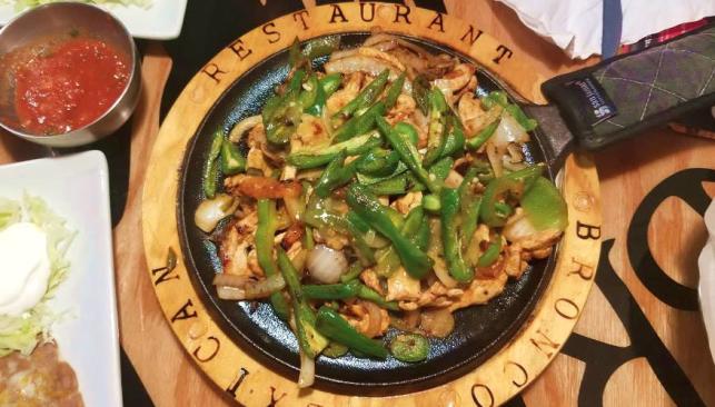 Fajita plating at Bronco Mexican Grill