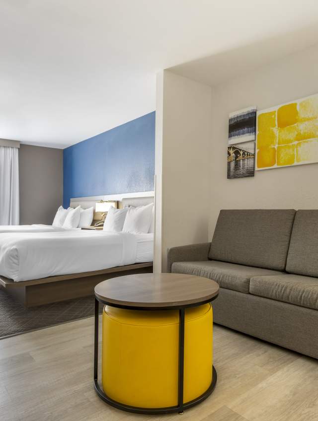 Comfort Suites Northeast