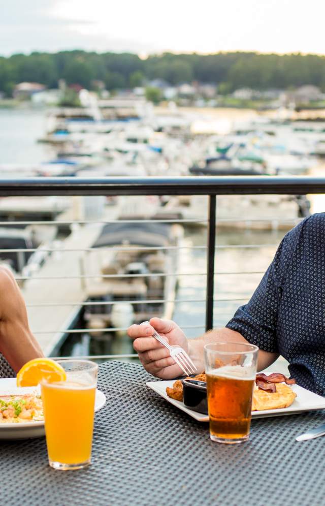Couple eating at Liberty on the Lake