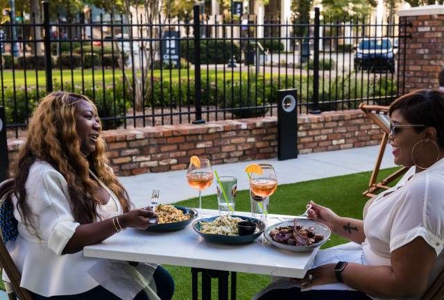 Let's Eat Outside, Shall We? A Guide To Al Fresco Dining In Columbia SC