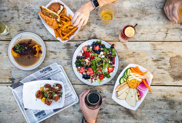 Bites and Brews: What to Eat at Columbia SC Breweries