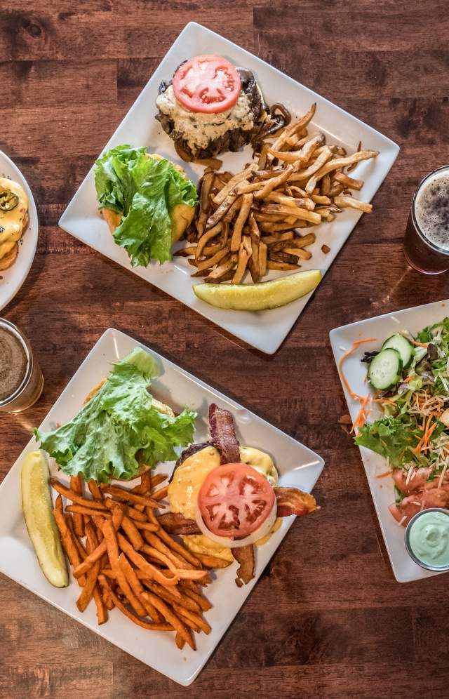 burger_flatlay_Henrys_Cayce