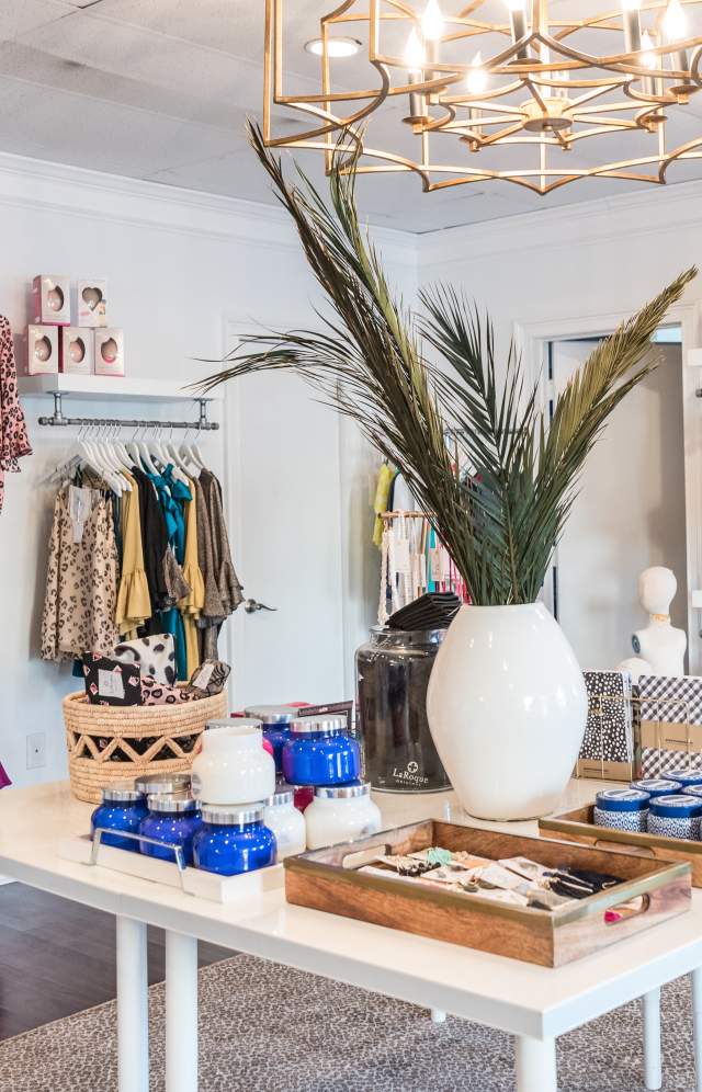 store_interior_La_Roque